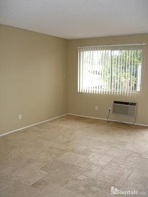 2nd image of 962 S Mollison Ave APT 20