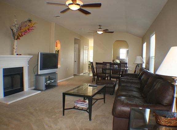 4th image of 5237 Hutchinson Dr