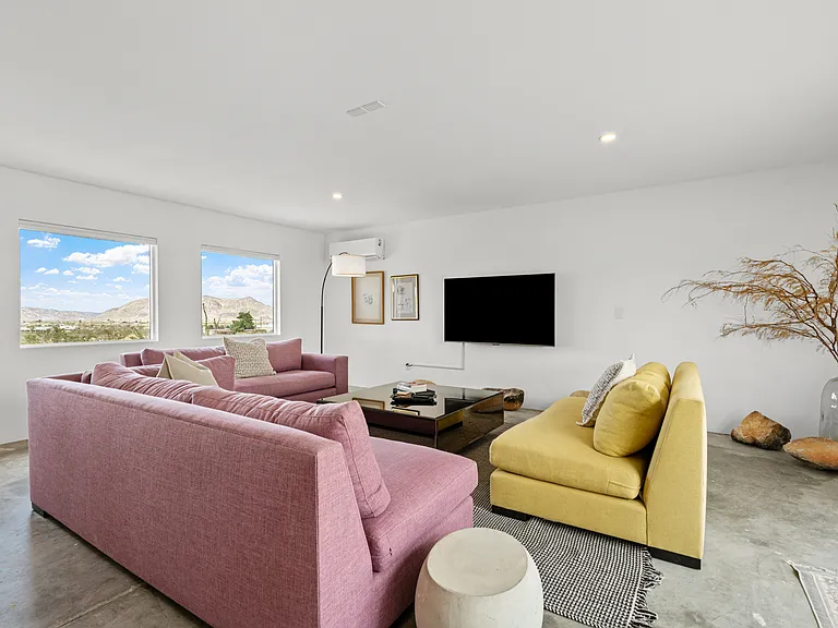 477 N Bonita Ave — Photo 14