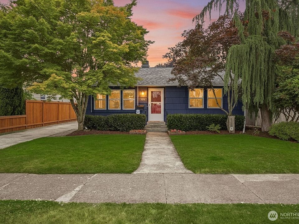 1st image of 1014 3rd Ave NW