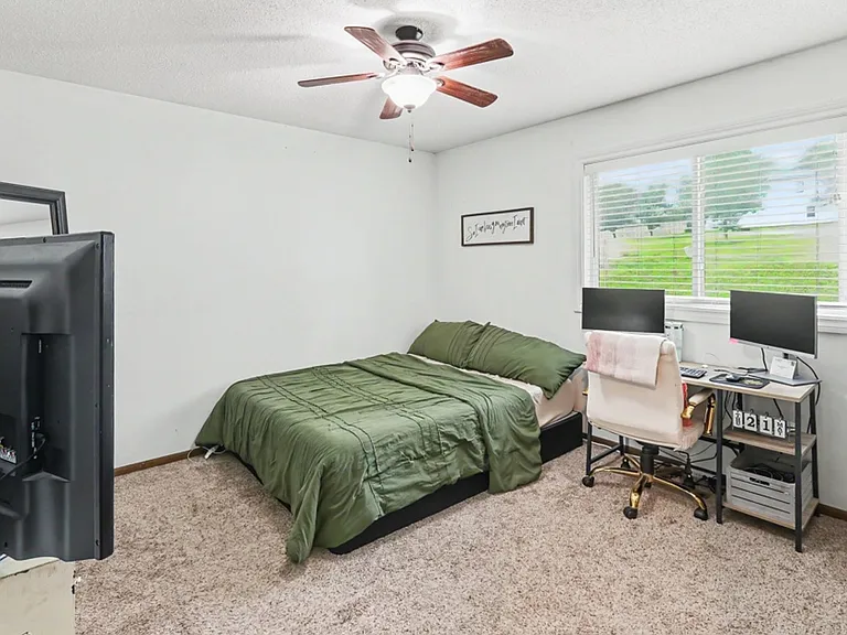 70 Brook Cir — Photo 8