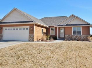 1448 Navigator Way, De Pere, WI 54115