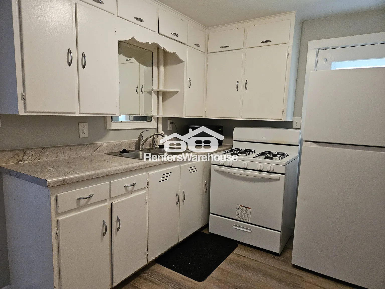 1 Bedroom, 1 Bath duplex — Photo 3