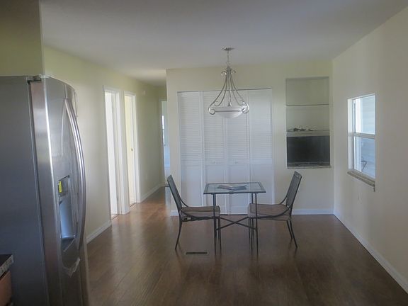 4th image of 1022 Vermont Ave