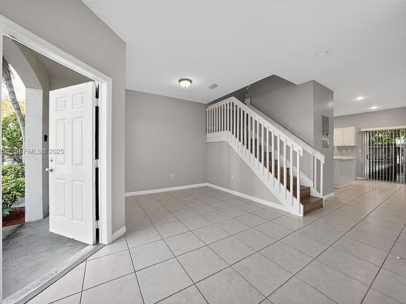 5th image of 1614 SE 31st Ct
