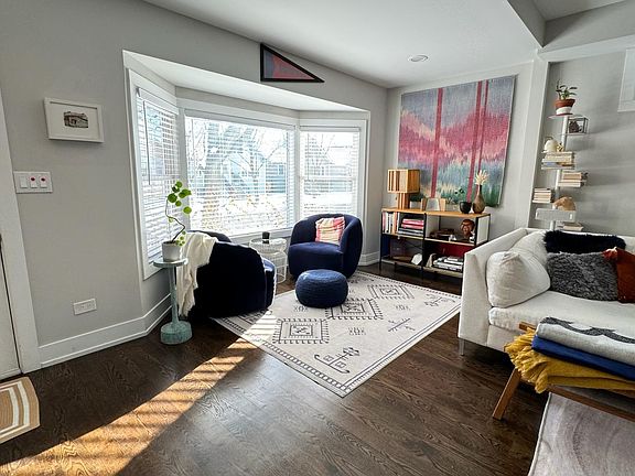 3rd image of 1009 Thomas Ave