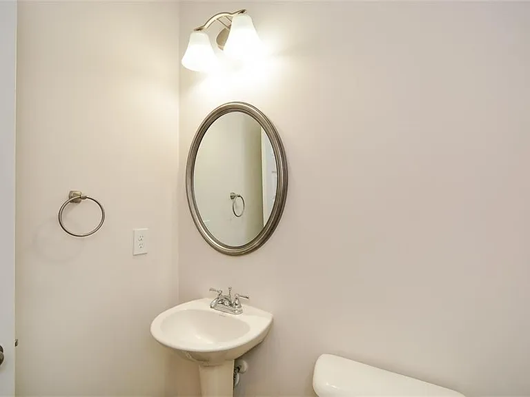 350 Cranston Dr — Photo 7