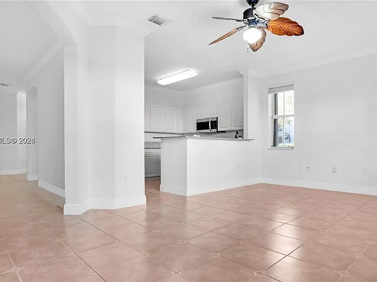 10863 NW 85th St — Photo 10