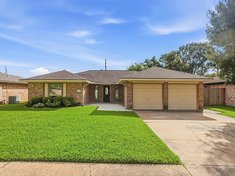 1911 Michele Dr — Photo 1