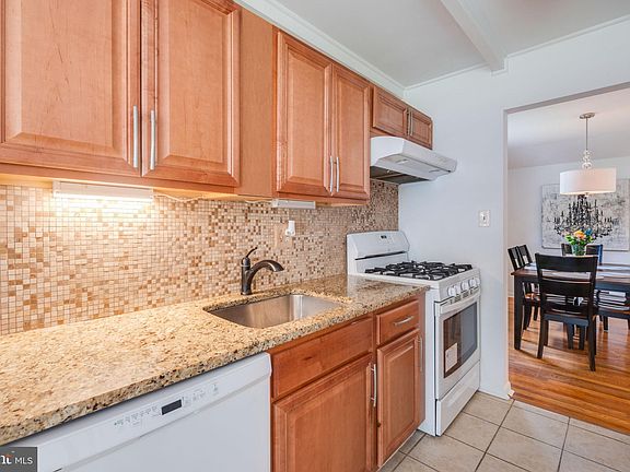4th image of 4110 Landgreen St