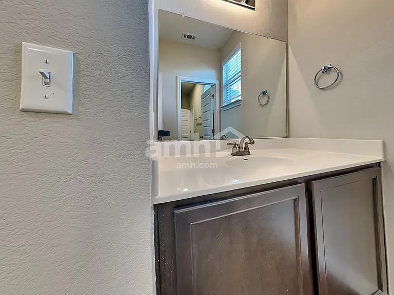8013 Turnberry Ln — Photo 13