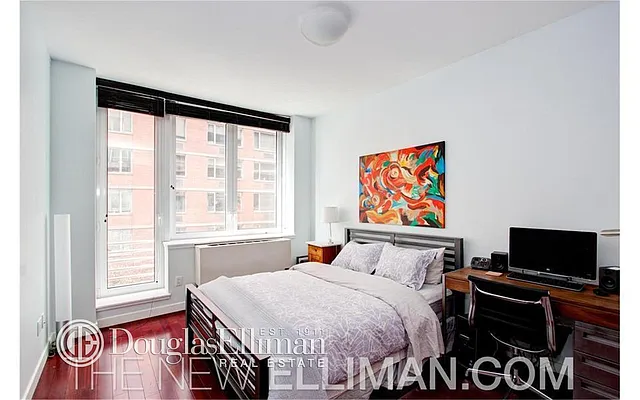 Rented by Douglas Elliman | media 32