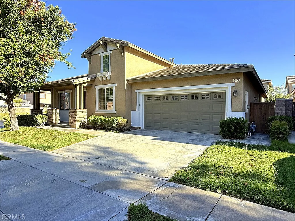 4 bed, 2420 sqft, $3,100 — Photo 1