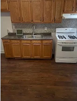 3rd image of 1735 Montpelier St
