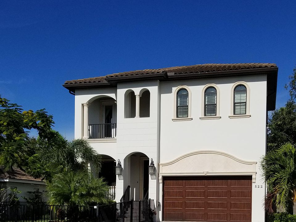 1st image of 522 Suwanee Cir