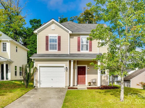 10812 Carstairs St, Charlotte, NC 28213