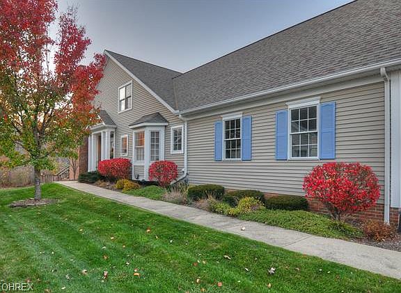 3rd image of 16940 Knolls Way