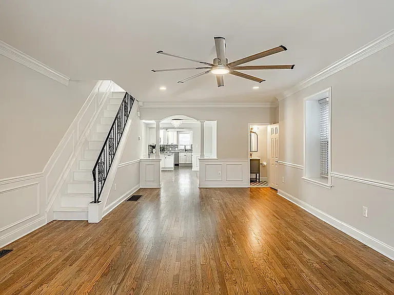 4 bed, 2.5 bath, 2915 sqft, $2,995 — Photo 4
