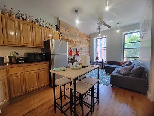 Rented by Yup Realty LLC | media 27