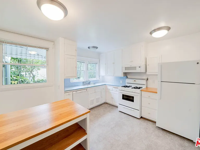 729 9th St #FRONTHOUSE — Photo 6