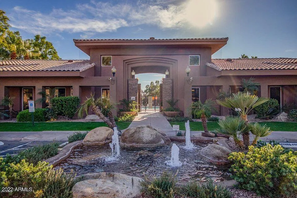 7009 E Acoma Dr #2098