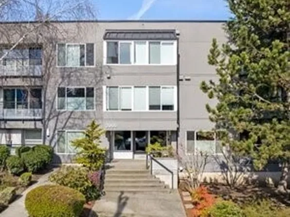 2000 W Barrett Street #205, Seattle, WA 98199