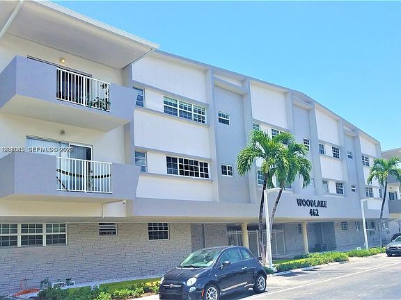 3rd image of 462 Golden Isles Dr #23