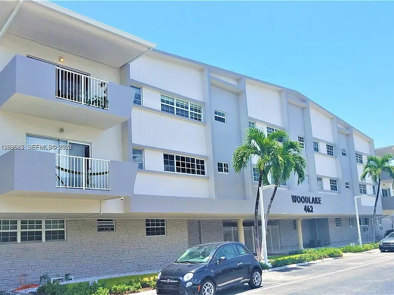 462 Golden Isles Dr #203 — Photo 1
