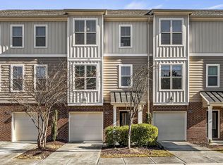 3915 Brokenshire St, Cary, NC 27519