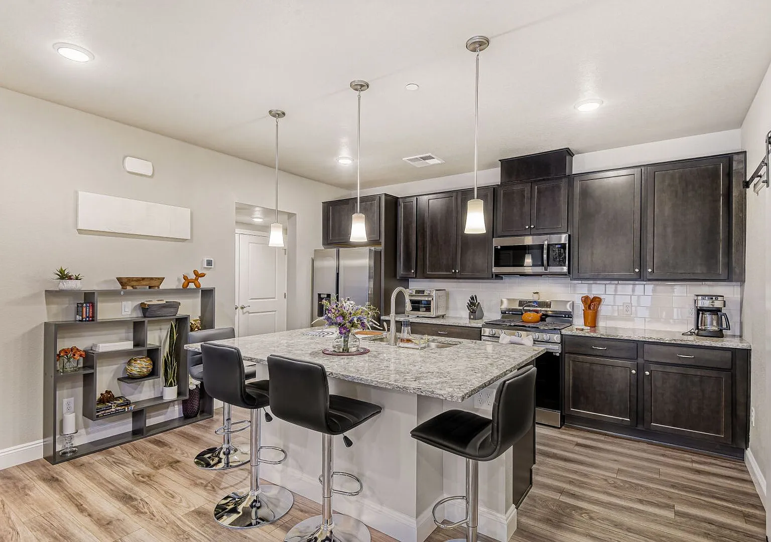 Contemporary Parker Condo | Trails & City Access — Photo 3