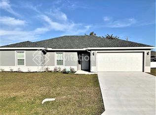 121 NE 9th Pl, Cape Coral, FL 33909
