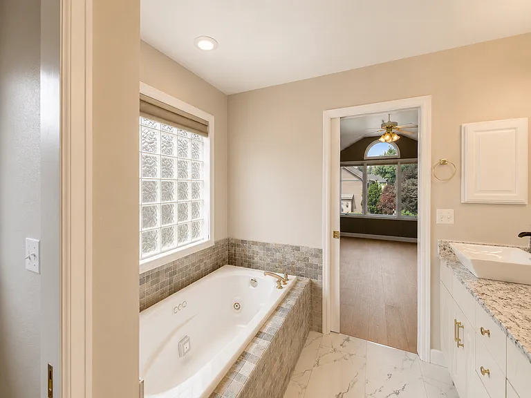 5318 White Willow Dr — Photo 2