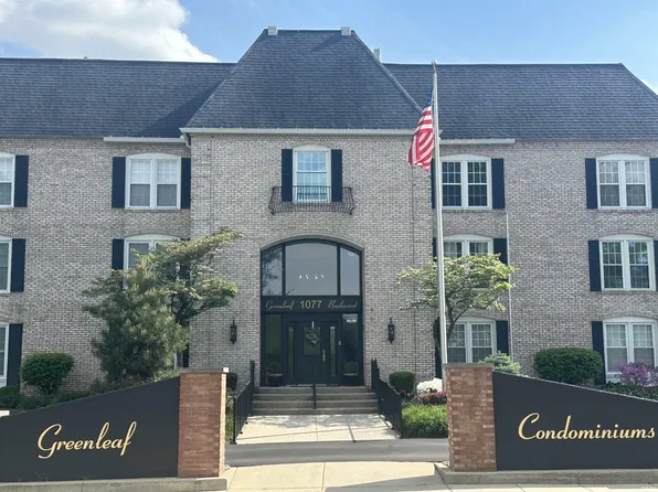 1077 Greenleaf Blvd APT 101, Elkhart, IN 46514