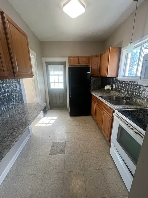 117 Maryland Avenue SW - Castamar - 1 — Photo 2