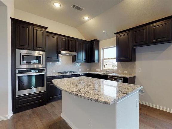2nd image of 1581 Seminole Dr