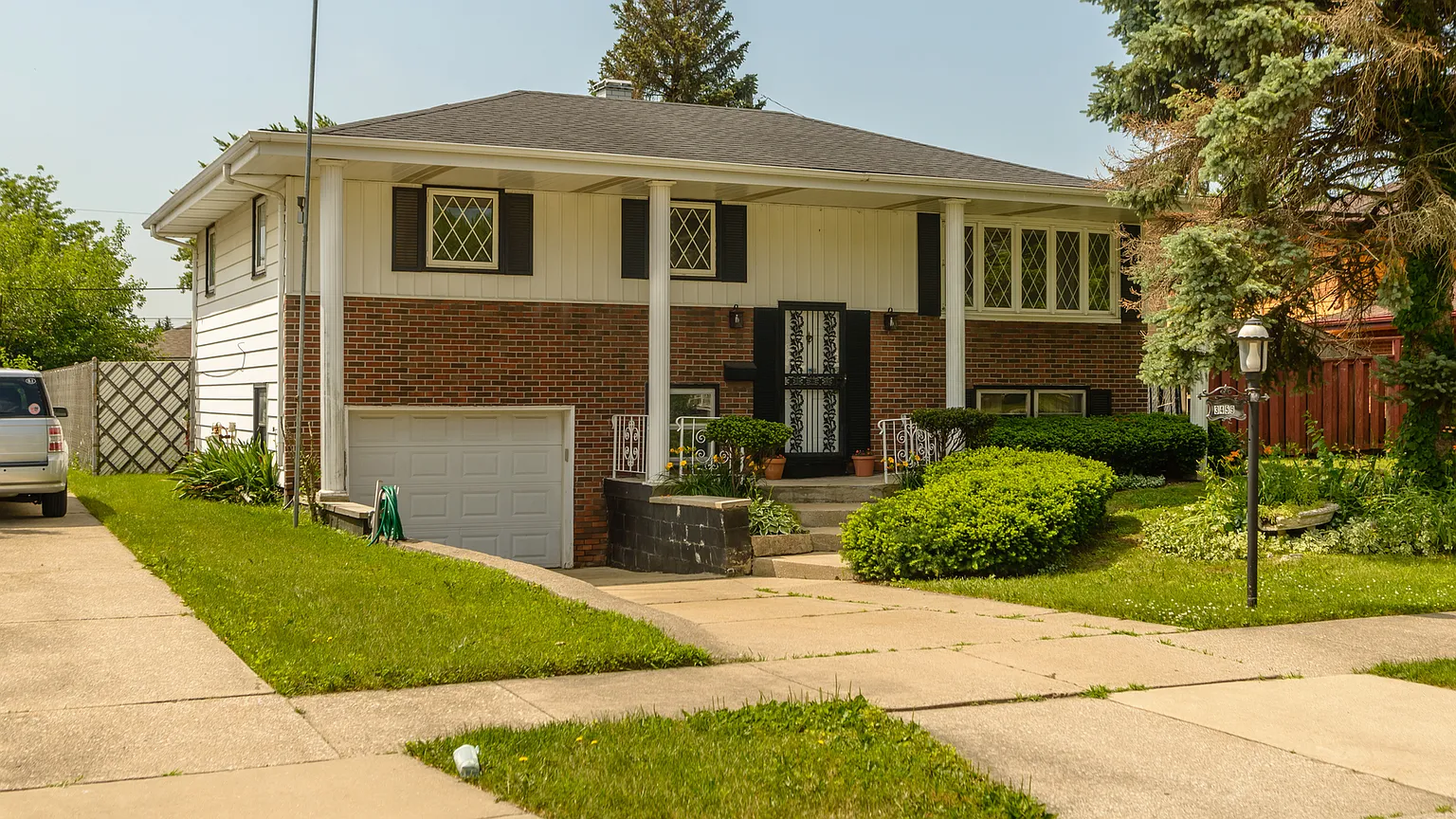 3459 170th Pl photo 1