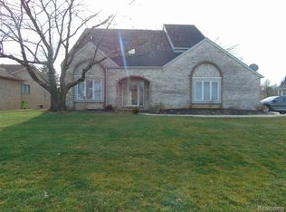 40601 Ladene Ln, Novi, MI 48375