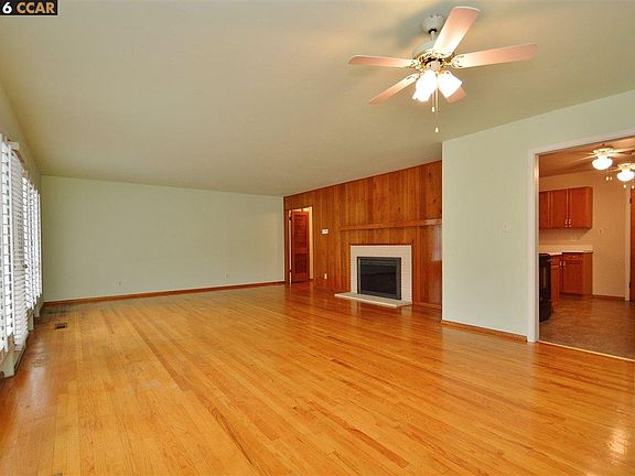 3rd image of 124 E 16th St