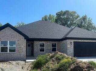 28 Thoroughbred Dr, Vilonia, AR 72173