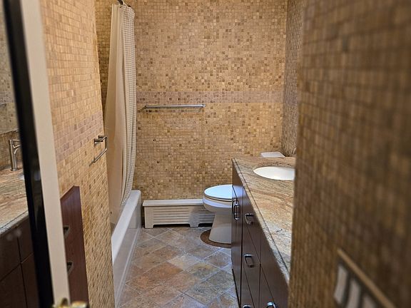5th image of 8909 Doran Ave Floor 2