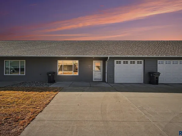 405 S Frank Ave, Garretson, SD 57030