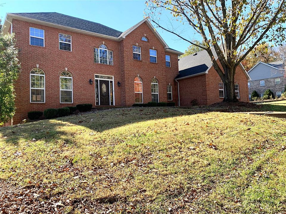 1st image of 202 Woodland Ct
