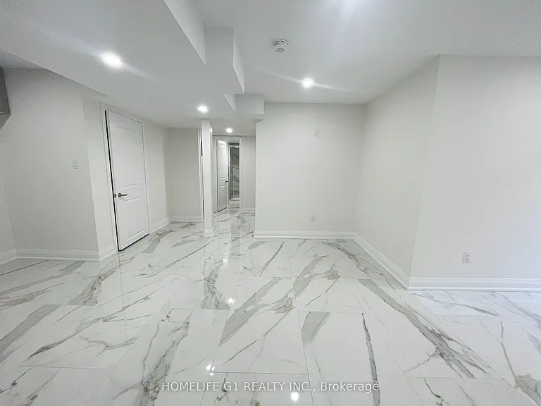 65 Lola Cres — Photo 6