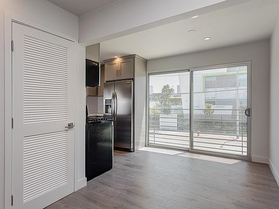 2nd image of 1541 Rockwood St #4A