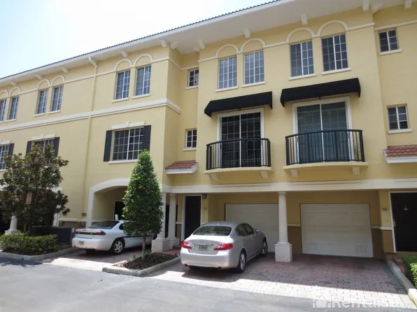 111 Grand Beach Pl, Tampa, FL 33609