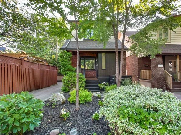 10 Winnett Ave, Toronto, ON M6C 3L3