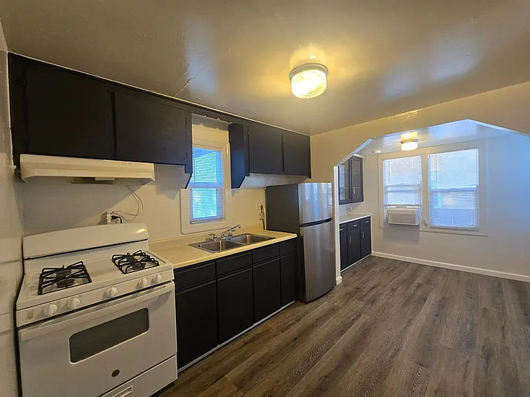 512 N Palm St — Photo 5