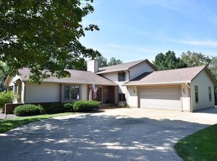 N68W27126 Oakdale Ln, Lisbon, WI