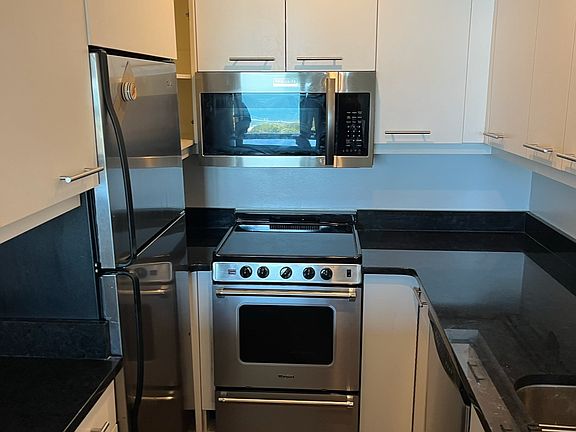 5th image of 1550 N Lake Shore Dr APT 14E