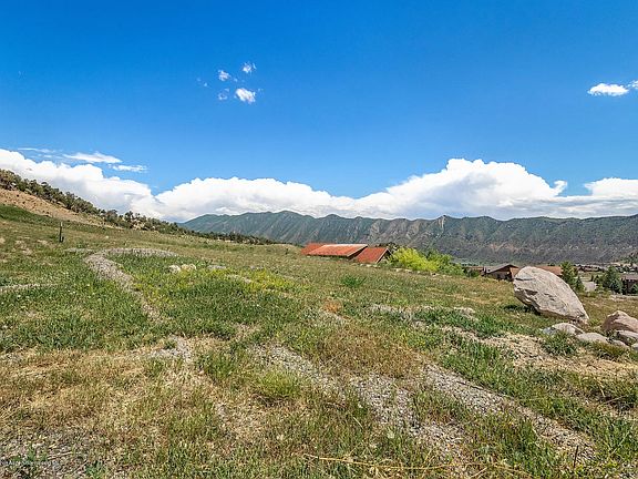 4th image of 360 Deer Valley Dr